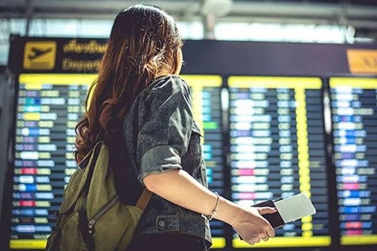 Viajeros en varios destinos